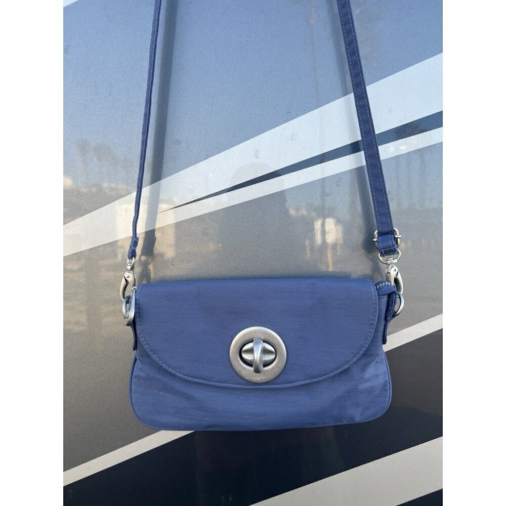 Baggallini light purple crossbody travel preppy bag kisslock silver lightweight